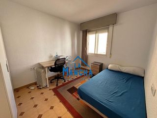 Piso en venta en Franciscanos en Albacete