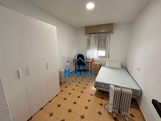 Piso en venta en Franciscanos en Albacete