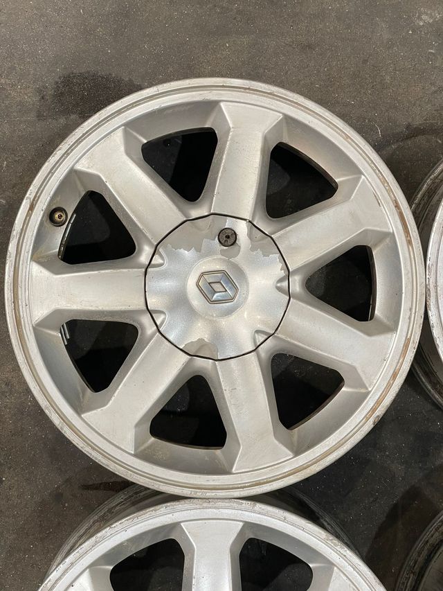 JUEGO DE LLANTAS RENAULT 15 PULGADAS 4x100 60.1mm