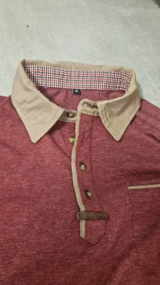 Polos de hombre grises y rojos