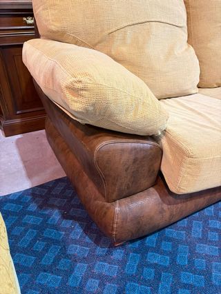 SOFÁ 2 PLAZAS AMARILLO Y PIEL