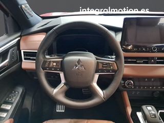 Mitsubishi Outlander PHEV First Edition 4WD Rojo/Techo negro
