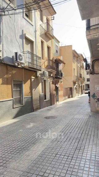 Casa adosada en venta en Novelda