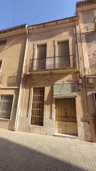 Casa adosada en venta en Novelda