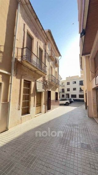 Casa adosada en venta en Novelda