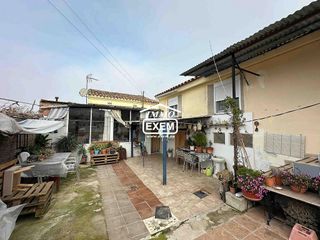 Casa en venta en Joc de la Bola - Camps d'Esports - Ciutat Jardí - Montcada en Lleida