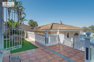 Chalet en venta en Montequinto en Dos Hermanas