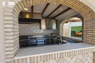 Chalet en venta en Montequinto en Dos Hermanas