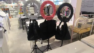 Aro de luz LED con espejo y trípode