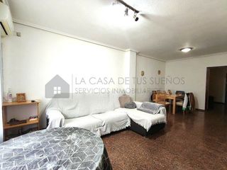 Chalet en venta en Elda