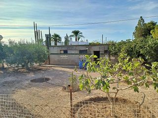 Chalet en venta en Peña de las Águilas en Elche