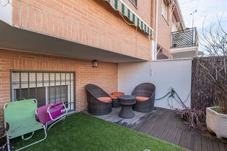 Casa adosada en venta en Ogíjares