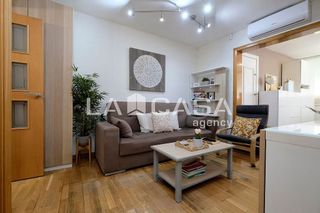 Ático en venta en Les Roquetes en Barcelona