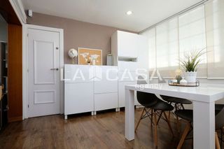 Ático en venta en Les Roquetes en Barcelona