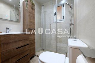 Ático en venta en Les Roquetes en Barcelona