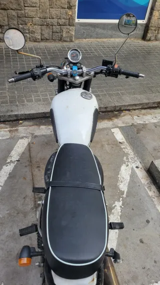 Moto Mash 75 Moped Negra y Blanca