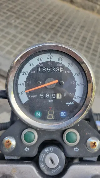 Moto Mash 75 Moped Negra y Blanca