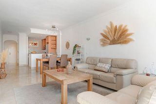 Piso en venta en Elviria en Marbella