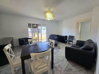 Piso en venta en La Carihuela en Torremolinos
