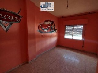 Piso en venta en Linares