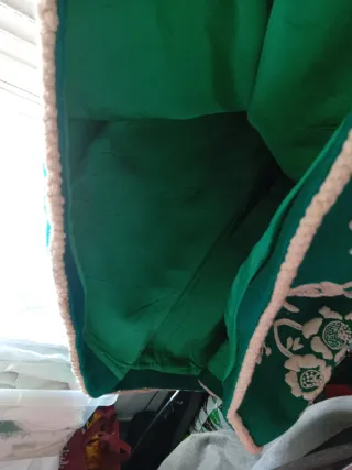 Refajo bordado a mano necesita un poco cariño niña