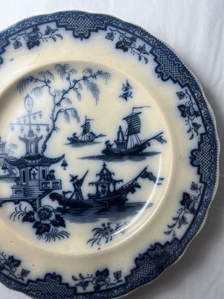 Plato antiguo Tho Godwin S. XIX azul