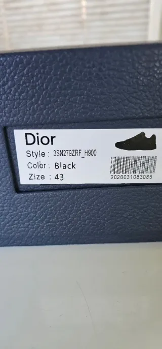 NUEVAS SIN USO Zapatillas negras premium talla 43