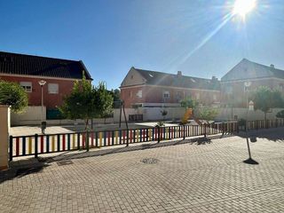 Casa adosada en venta en Coria del Río