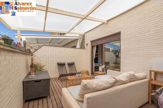 Casa adosada en venta en Crta. De la Sierra en Granada