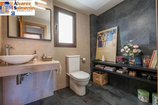 Casa adosada en venta en Crta. De la Sierra en Granada