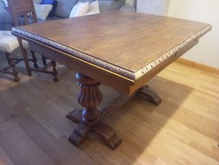 Mesa de comedor y 4 sillas de madera antiguas