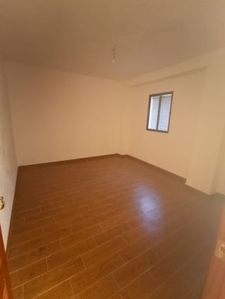 CASA EN VENTA CON TERRENO EN CASATEJADA, LUCENA