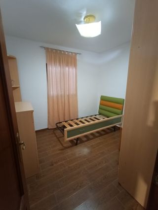 CASA EN VENTA CON TERRENO EN CASATEJADA, LUCENA