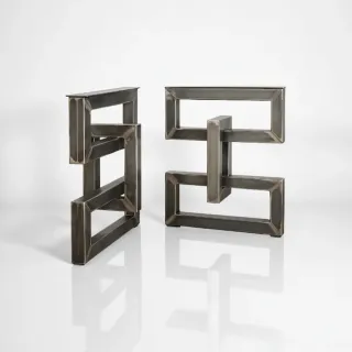 Escaleras metálicas,estructuras,patas de mesas