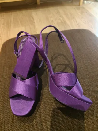 Zapatos de fiesta Zara morados