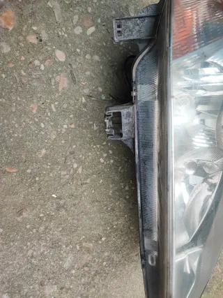 Faro Renault Megane