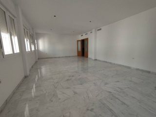 Casa adosada en venta en Lucena