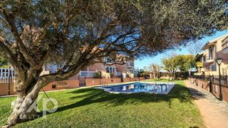 Chalet en venta en Campolivar en Godella