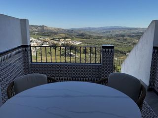 Casa adosada en venta en Olvera