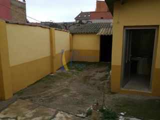 Chalet en venta en Valencia de Don Juan