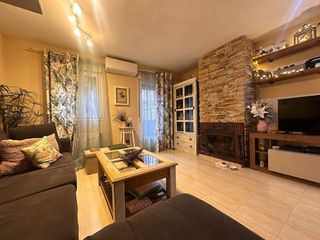 Casa adosada en venta en Camarma de Esteruelas