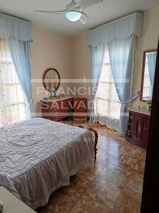 Casa adosada en venta en San Francisco en Lucena