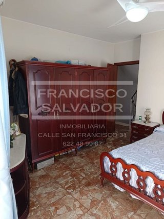 Casa adosada en venta en San Francisco en Lucena