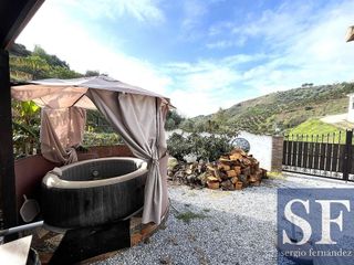 Casa adosada en venta en Sayalonga