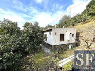 Casa adosada en venta en Sayalonga