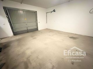 Casa adosada en venta en Tomelloso