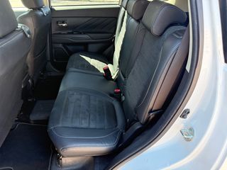 MITSUBISHI Outlander 2.0 PHEV Kaiteki Auto 4WD