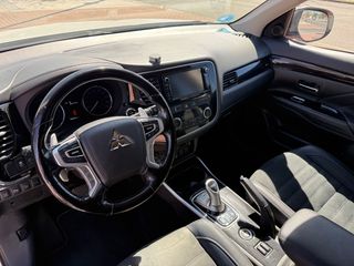 MITSUBISHI Outlander 2.0 PHEV Kaiteki Auto 4WD