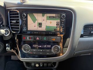 MITSUBISHI Outlander 2.0 PHEV Kaiteki Auto 4WD