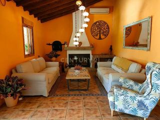 Chalet en venta en Puerto de la Torre - Atabal en Málaga